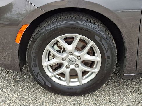 Used 2023 Chrysler Pacifica Touring-L FWD image 29