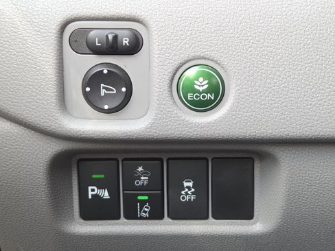 Used 2021 Honda Pilot Touring image 12