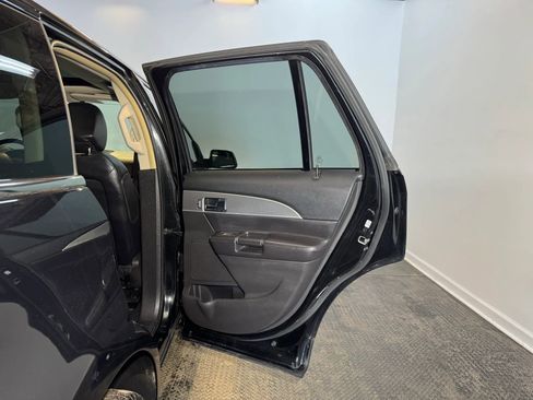 Used 2013 Lincoln MKX AWD image 26