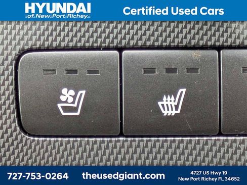 Certified 2022 Hyundai Santa Fe Limited image 32