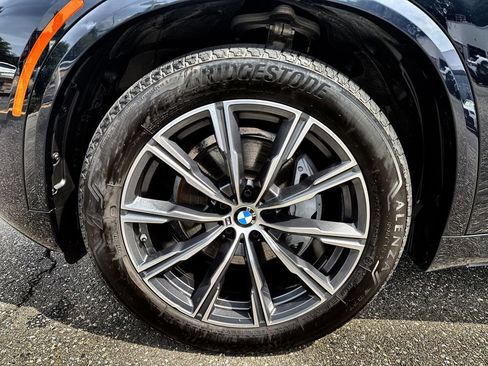 Used 2024 BMW X5 xDrive40i w/ M Sport Package AWD/4WD image 16