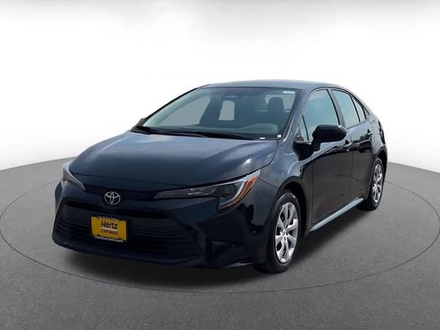 Used 2025 Toyota Corolla LE FWD image 7