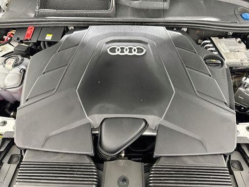 Used 2023 Audi Q7 3.0T Premium w/ Convenience Package AWD/4WD image 32