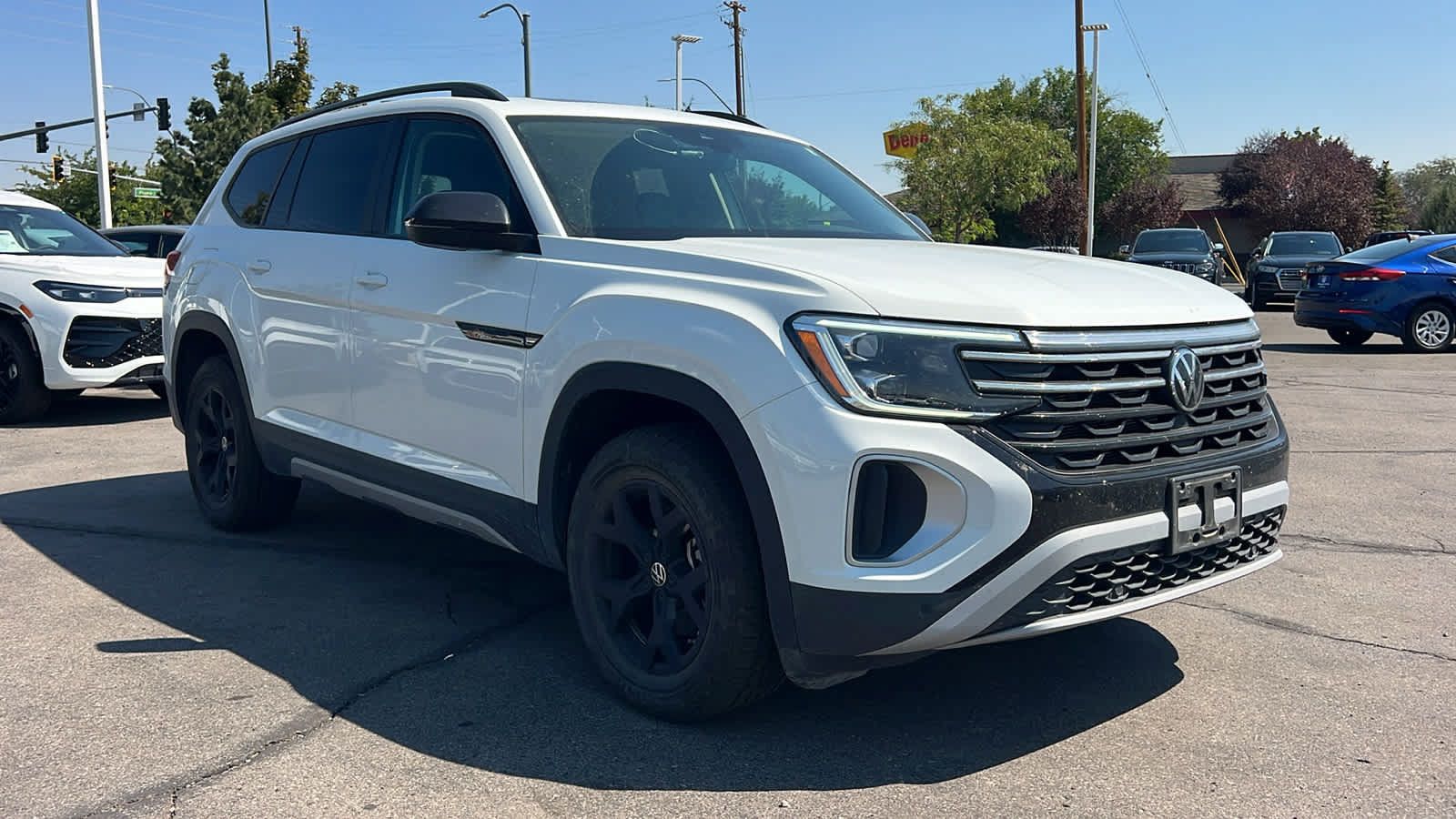 Certified 2025 Volkswagen Atlas Peak Edition SE AWD/4WD image 3