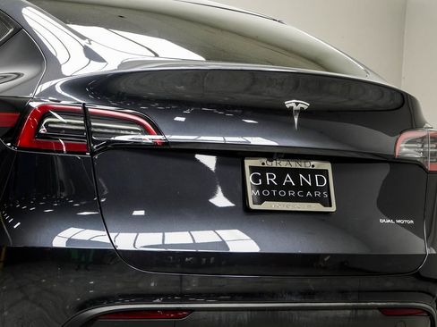 Used 2024 Tesla Model Y Long Range image 13