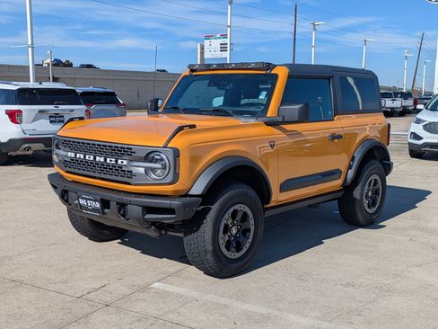 Used 2021 Ford Bronco Badlands image 9