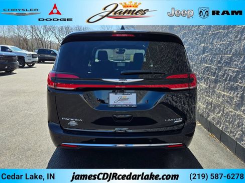 New 2026 Chrysler Pacifica Limited AWD/4WD image 4