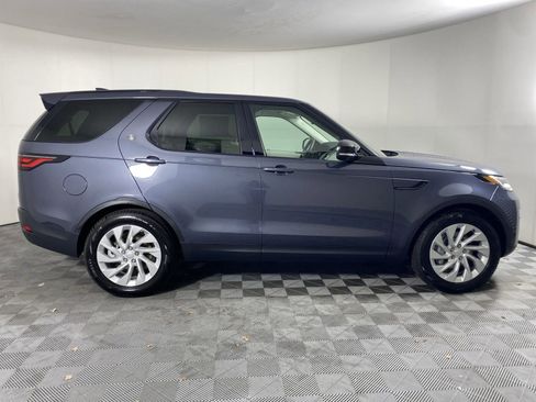 Used 2025 Land Rover Discovery S AWD/4WD image 6