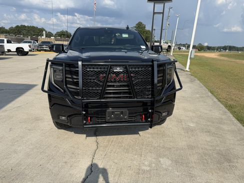 Used 2026 GMC Sierra 1500 AT4 w/ Technology Package AWD/4WD image 2