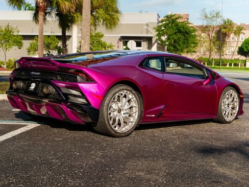 Used 2022 Lamborghini Huracan EVO RWD image 23