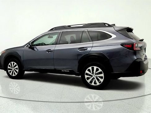 Used 2023 Subaru Outback Premium AWD/4WD image 7