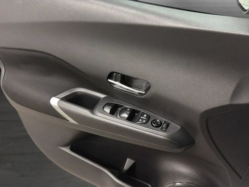 Used 2021 Nissan Kicks SV FWD image 17