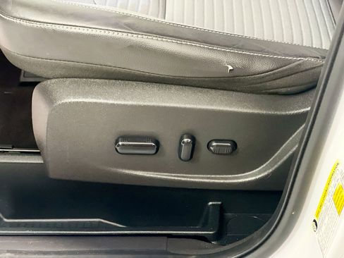 Used 2019 Ford Escape SE FWD image 15