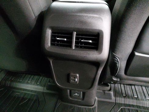 Certified 2023 GMC Terrain SLE w/ Driver Convenience Package AWD/4WD image 20