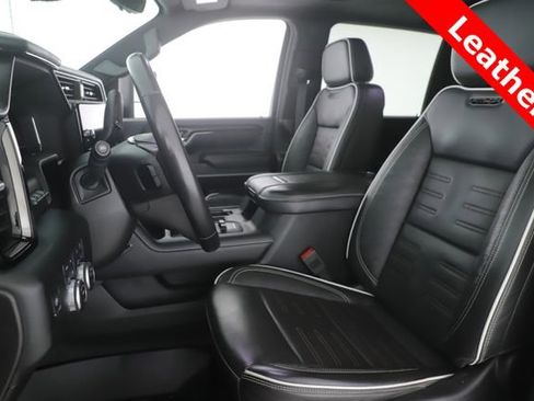 Used 2025 GMC Sierra 2500 AT4X image 17