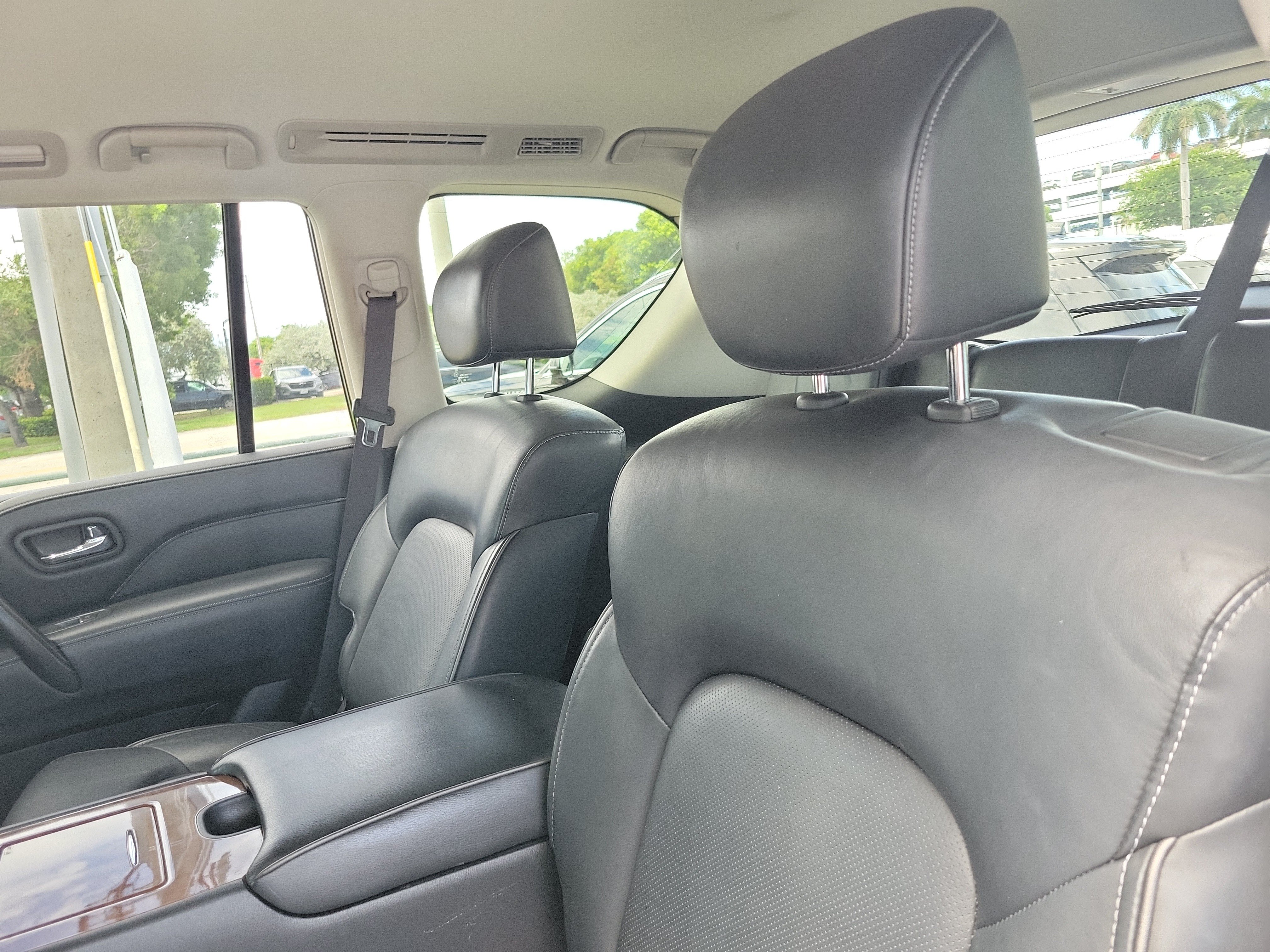 Used 2019 INFINITI QX80 Luxe w/ All-Season Package RWD image 12