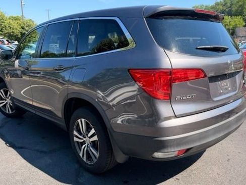 Used 2018 Honda Pilot EX image 5