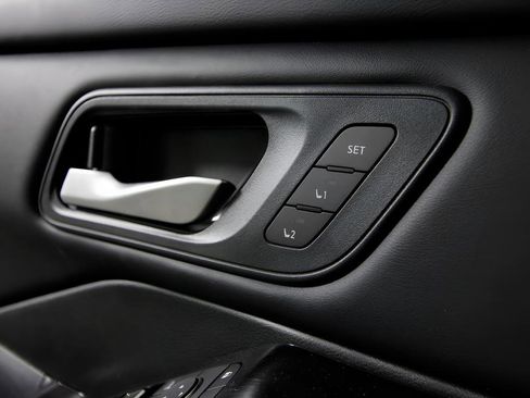 Used 2025 Nissan Rogue SV w/ Rock Creek Premium Package image 10