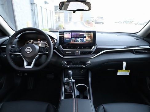 New 2025 Nissan Altima 2.5 SR w/ SR Premium Package image 11