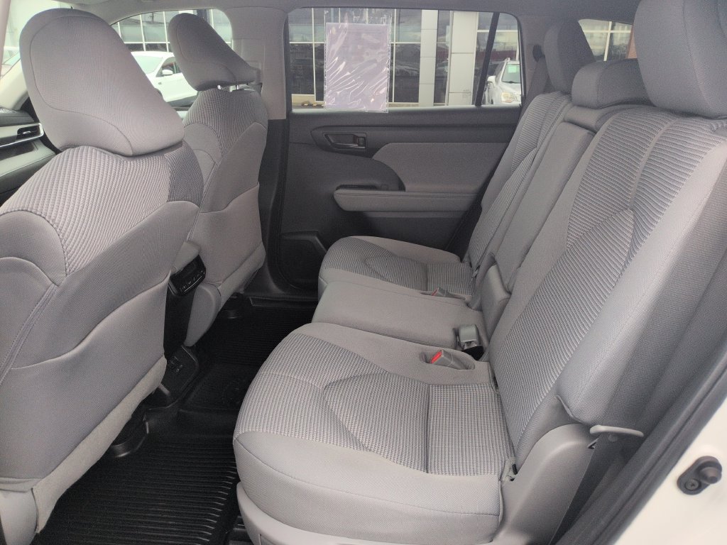 Used 2023 Toyota Highlander L FWD image 25