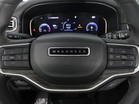 Used 2023 Jeep Wagoneer L Series II image 13