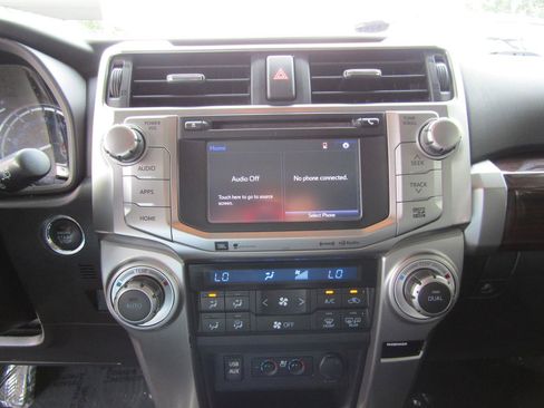 Used 2017 Toyota 4Runner Limited RWD image 17