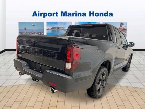New 2026 Honda Ridgeline Black Edition image 5