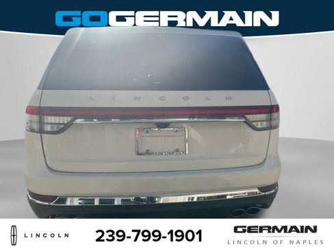 Used 2023 Lincoln Aviator Reserve w/ Equipment Group 201A image 6