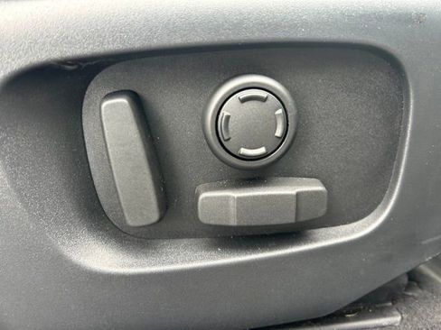 Used 2024 Land Rover Range Rover Evoque S image 38