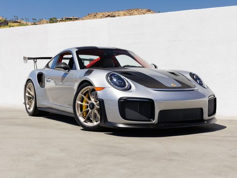 Certified 2019 Porsche 911 GT2 RS RWD image 9