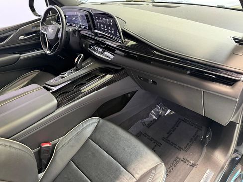 Used 2023 Cadillac Escalade ESV Sport AWD/4WD image 33