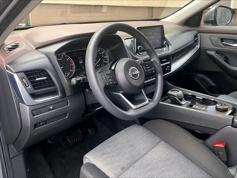 Used 2023 Nissan Rogue SV image 8