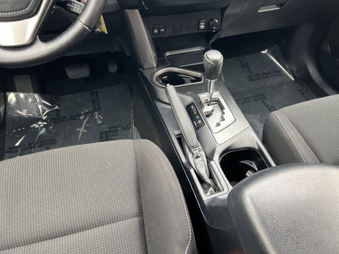 Used 2017 Toyota RAV4 XLE w/ Carpet Mat Package image 21
