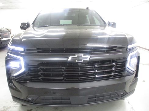 Used 2026 Chevrolet Suburban RST w/ Comfort Package AWD/4WD image 2