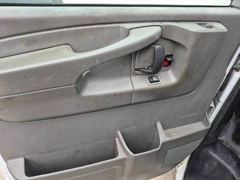 Used 2015 Chevrolet Express 2500 image 14