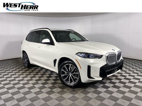 New 2026 BMW X5 xDrive40i w/ M Sport Package AWD/4WD image 1