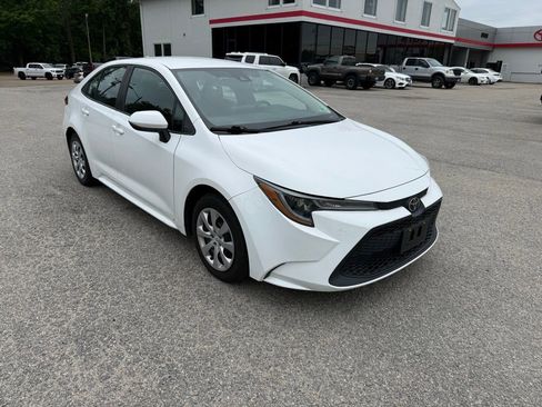 Used 2022 Toyota Corolla LE FWD image 1