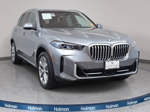 Used 2024 BMW X5 xDrive40i w/ Premium Package AWD/4WD image 3