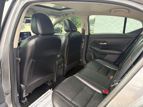 Used 2023 Nissan Sentra SR w/ SR Premium Package FWD image 15