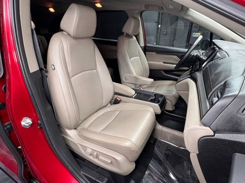 Used 2023 Honda Odyssey EX-L image 4