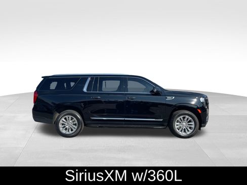 Used 2024 GMC Yukon XL SLT w/ SLT Luxury Package image 4