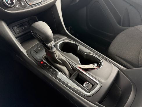 Used 2024 Chevrolet Equinox LT image 17