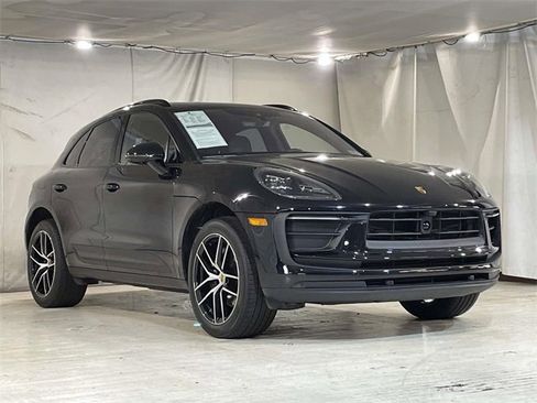 Certified 2025 Porsche Macan image 53
