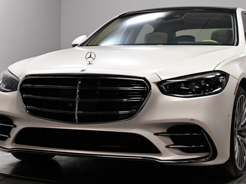 Used 2023 Mercedes-Benz S 580 4MATIC Sedan w/ AMG Line image 47