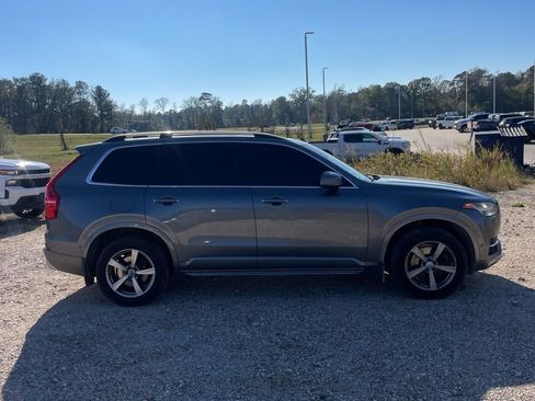 Used 2017 Volvo XC90 T5 Momentum w/ Vision Package image 3