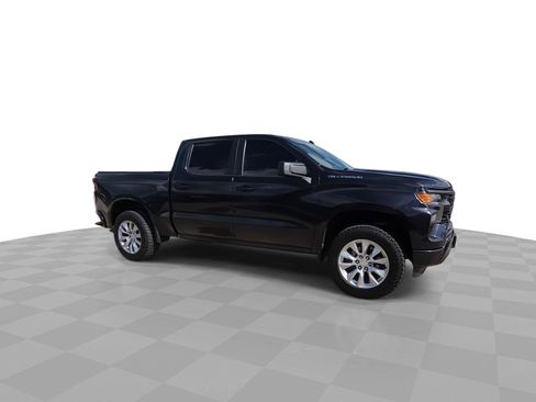 Used 2022 Chevrolet Silverado 1500 Custom RWD image 2