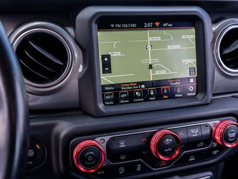 Used 2021 Jeep Wrangler Unlimited Sahara w/ Uconnect 4C Nav & Sound Group image 26