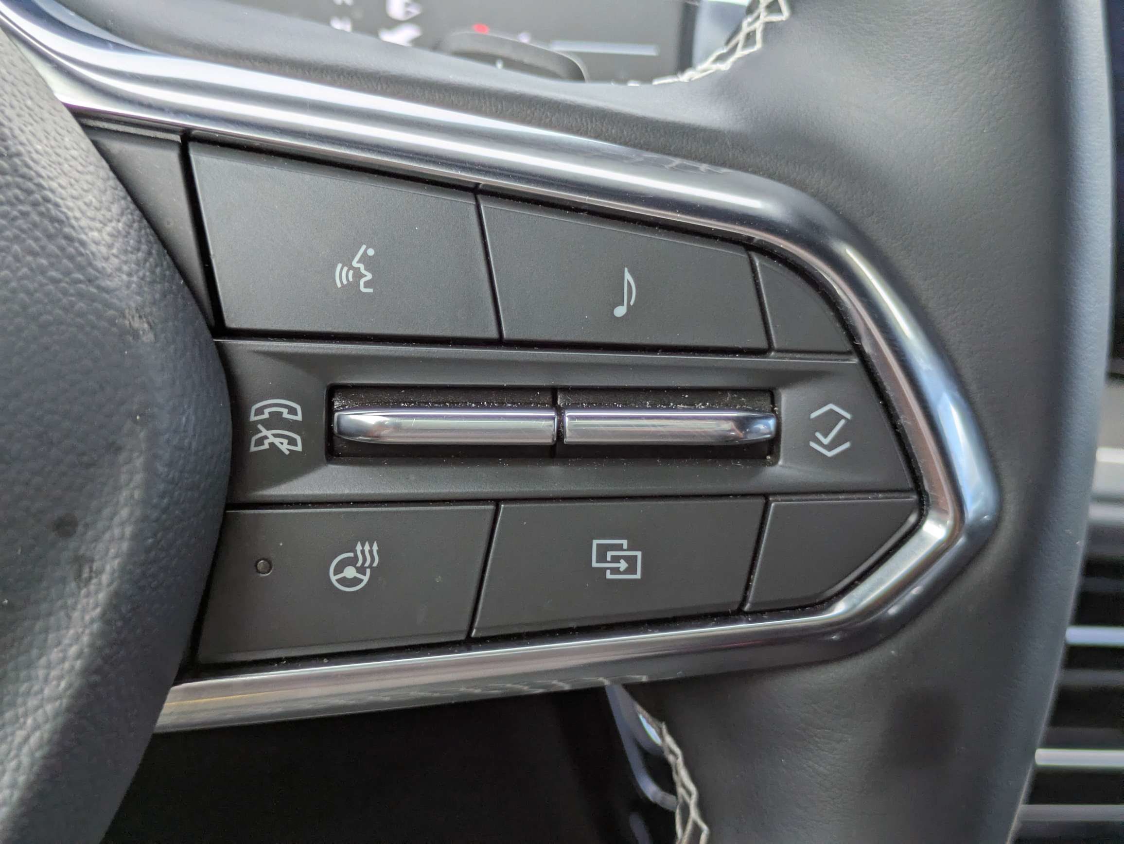 Used 2026 Chevrolet Traverse LT w/ Sun and Wheel Package FWD image 18