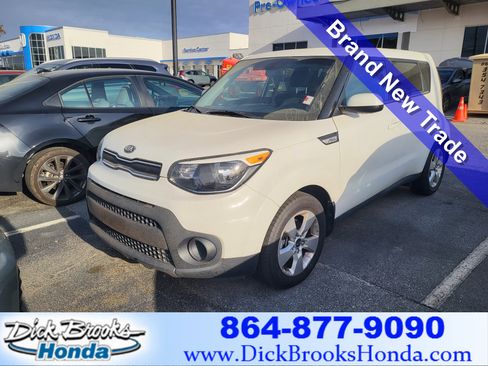 Used 2017 Kia Soul w/ Convenience Package image 1