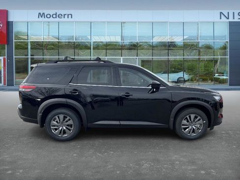 New 2026 Nissan Pathfinder SV image 4